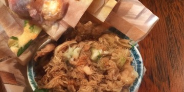 四川阳光格外明媚出自哪首歌？